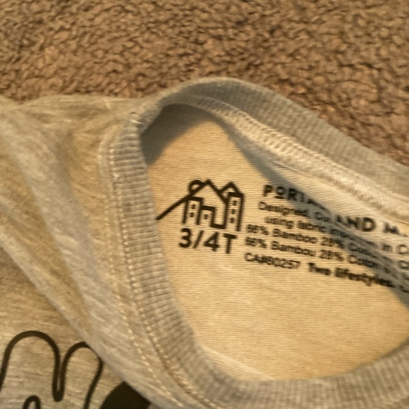 Portage and Main-Sweatshirt - Picture 2 of 2